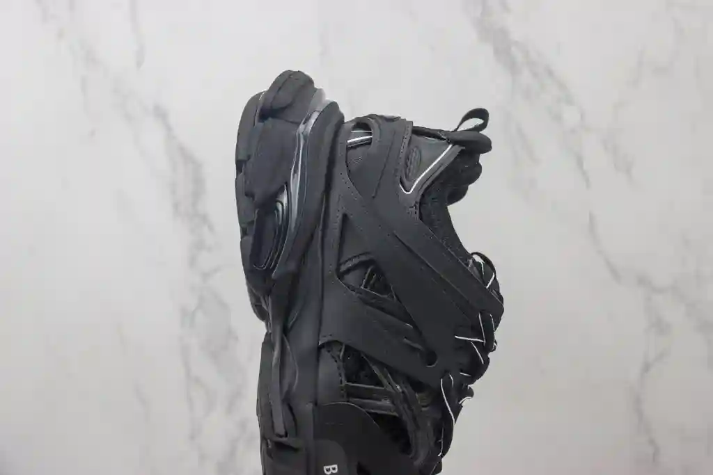 巴黎世家 (6 - 9).webp
