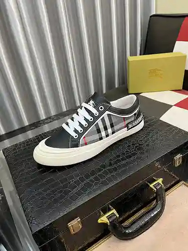 Zapatos de hombre Burberry Código: 1214B30 Talla: 38-44