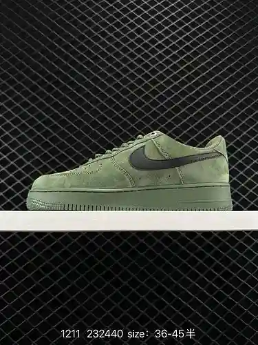 2 Air Force '7 a nivel de empresa, horma original y cartón original, que crea una versión pura de la