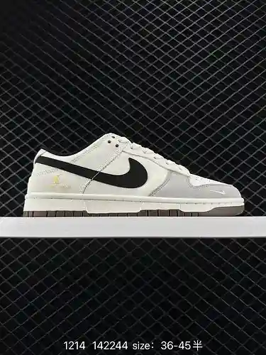 22 La serie de zapatillas Nike SB Zoom Dunk Low son zapatillas deportivas informales clásicas y vers