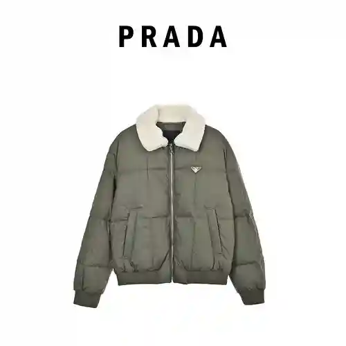 Pra*da nueva chaqueta de plumas con cuello de cordero 23FW