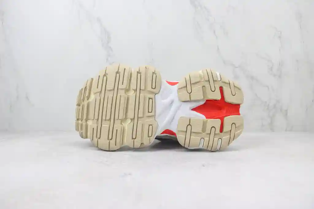 巴黎世家 (3 - 9).webp