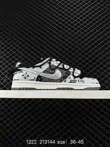 22 Los cordones de cordones deconstruidos Nike SB Dunk Low a nivel empresarial son productos origina