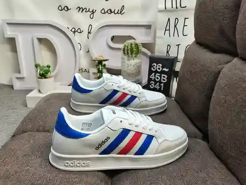 341Dadidad Zapatillas casual Courtbeat. Inspirada en la rica historia del calzado de tenis adidas, e
