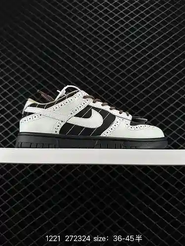 2 Nike Dunk Low 'Hyperflat' Laser Black Dunk no es solo un Dunk, este Dunk Low 'Hyperflat' es una nu