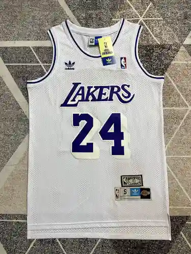 Lakers No. 24 Kobe Shamrock Blanco Retro M&N Mitchell