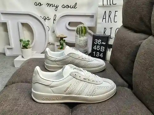 134DAdidas/ Corporate Adidas originales Gazelle Indoor Esta zapatilla es la zapatilla Gazelle Indoor