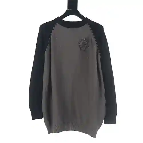 Crow Heart CH 23FW Suéter de cuello redondo en sánscrito con forma de herradura empalmada