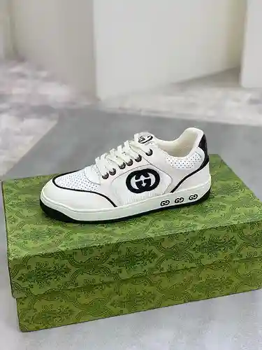 Modelo pareja GUCCI Código: 1221C30 Talla: 35-46 (45,46 personalizado)