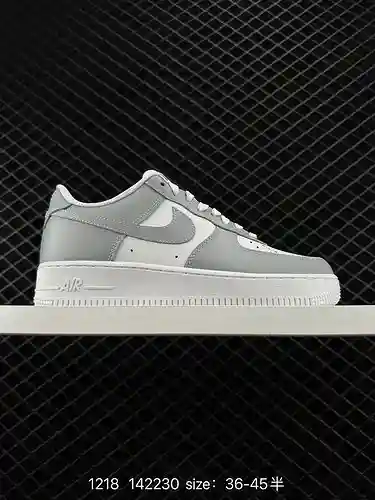 Las zapatillas informales de caña baja Nike Air Force Low Air Force 1 crean una versión pura de la F