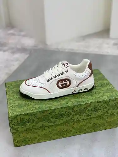 Modelo pareja GUCCI Código: 1221C30 Talla: 35-46 (45,46 personalizado)