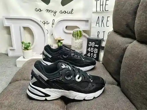 418Artículo retro Astir original de Dadidas. Las zapatillas astir están inspiradas en el estilo de c