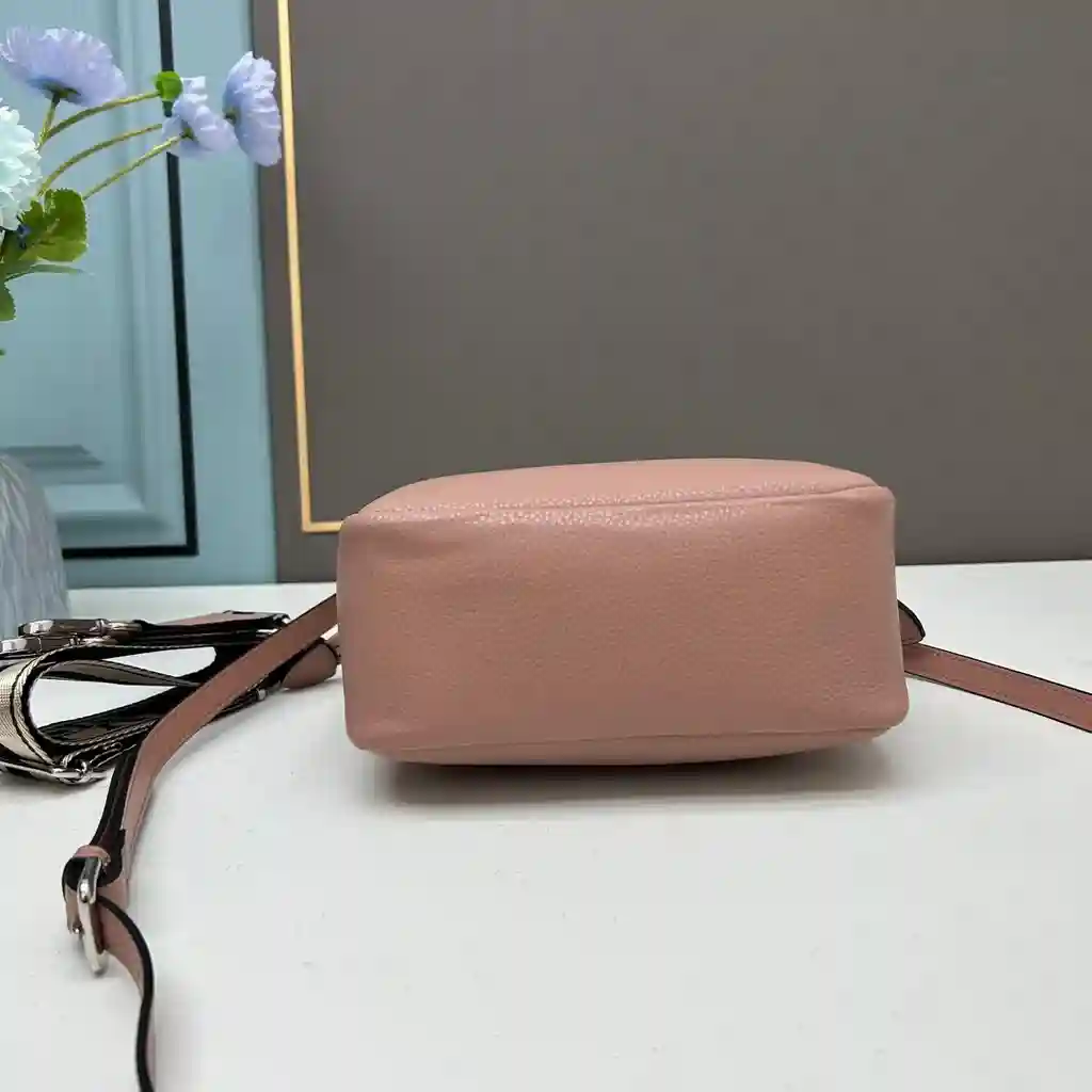 HR002550 (3).webp