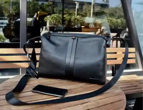 Bolso bandolera para caballero, elaborado en piel vacuna original importada, alta calidad, entrega e