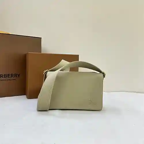 El bolso bandolera Ba@Baoli está hecho de cuero original importado de primera calidad. Versión répli