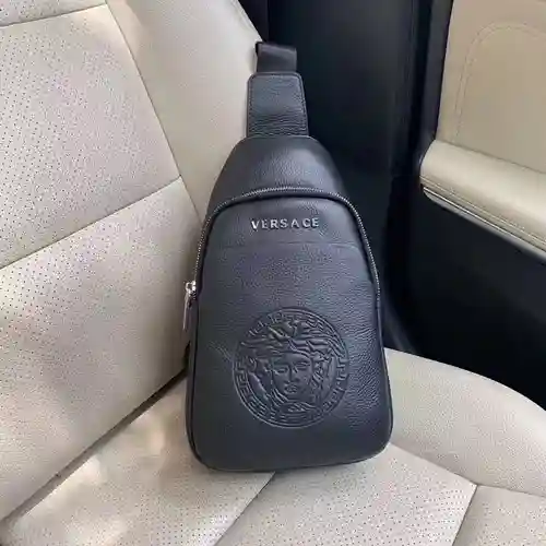 Bolso de pecho para caballero, elaborado en piel vacuna original importada, alta calidad, entrega en