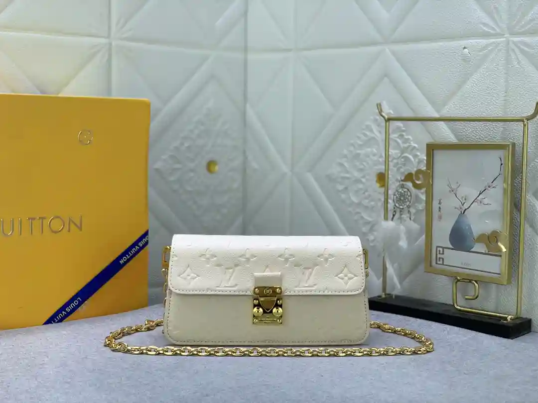 ER001850 (8).webp
