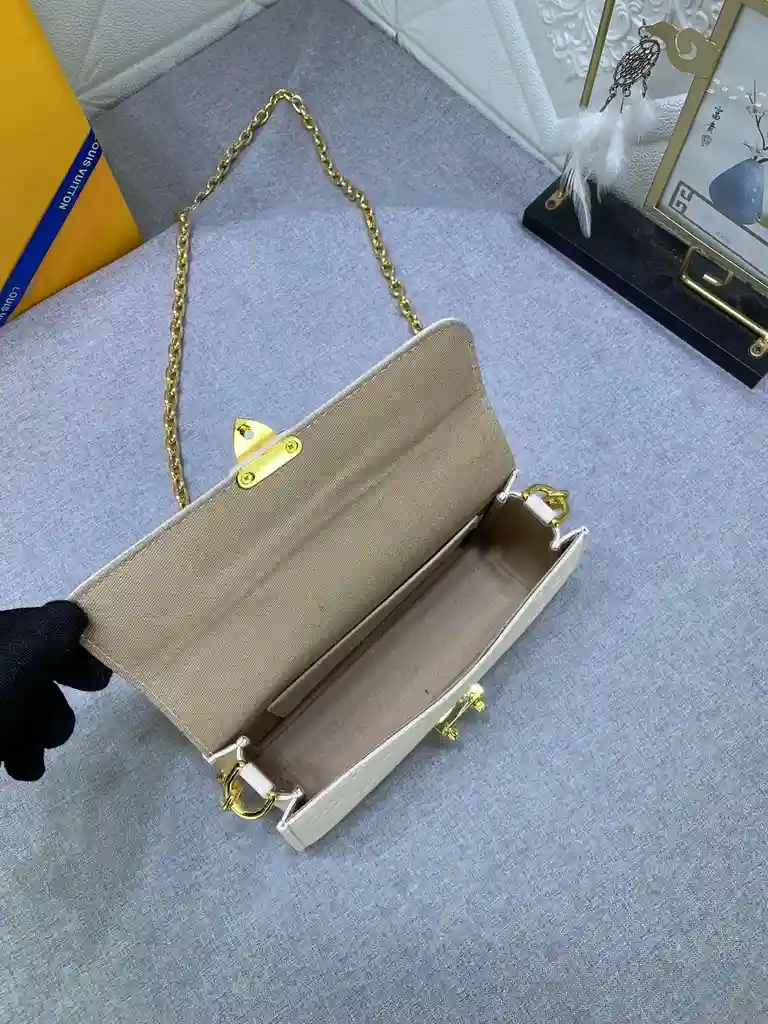 ER001850 (5).webp