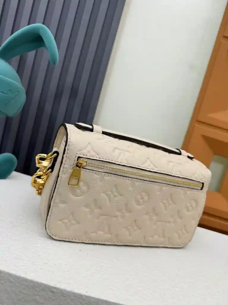 KK04850 (3).webp