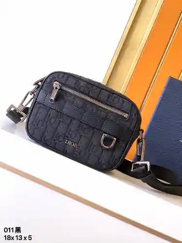 DI Bolso Bandolera para Hombre Elaborado en piel de vacuno original importada, alta calidad, entrega
