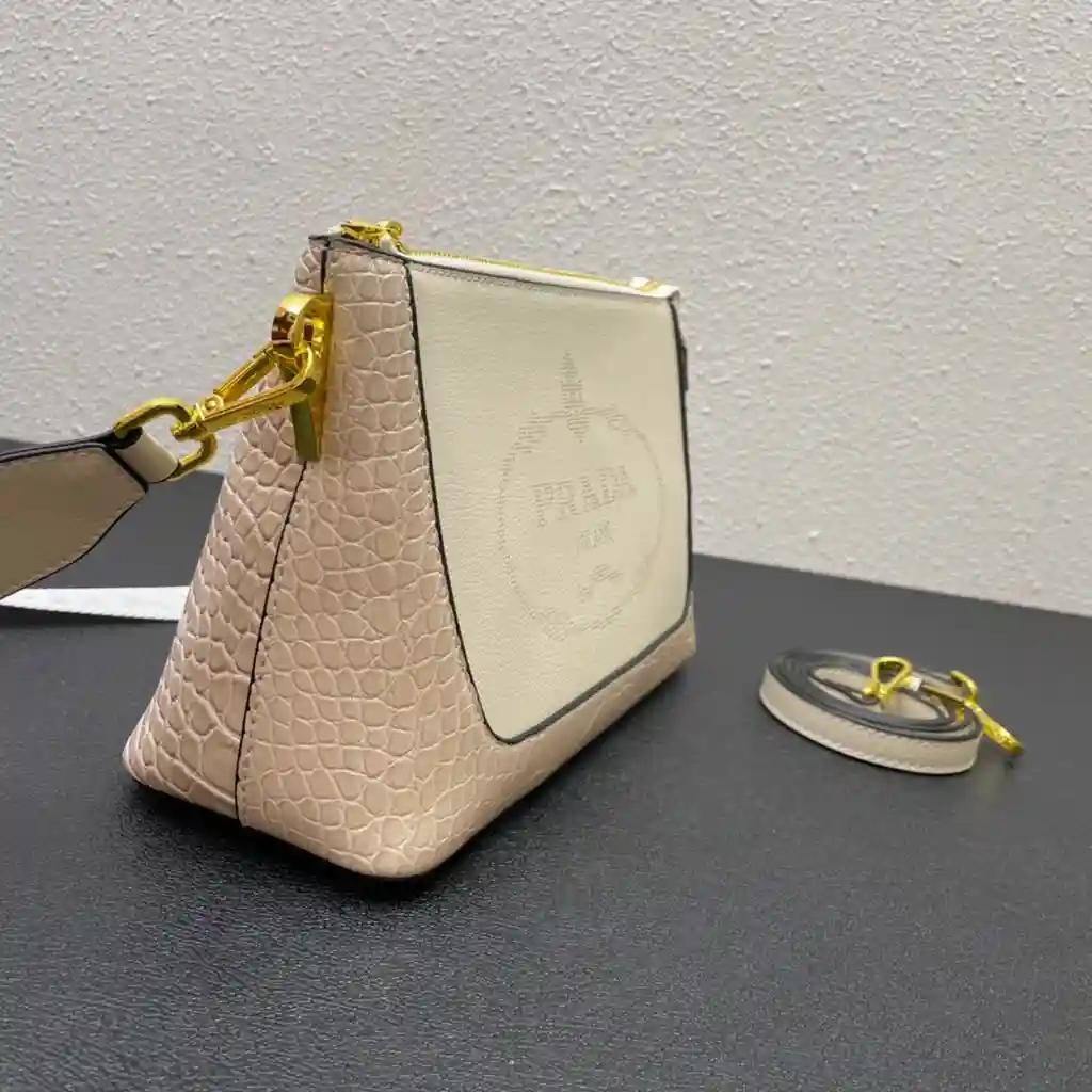 HE002650 (23).webp