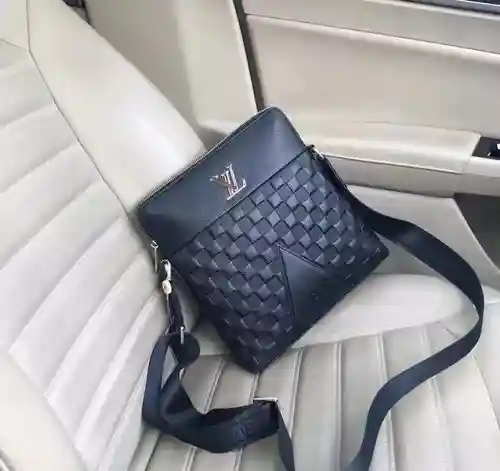Bolso bandolera para caballero, elaborado en piel vacuna original importada, alta calidad, entrega e
