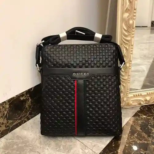 Bolso bandolera para caballero, elaborado en piel vacuna original importada, alta calidad, entrega e
