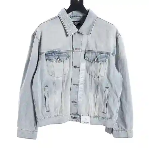 Chaqueta vaquera con talla marcada BLCG 24SS