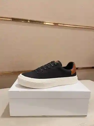 Zapatos de hombre Givenchy Código: 1226B30 Talla: 38-44 (se puede personalizar a 45, no reembolsable