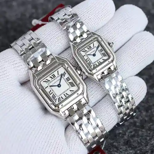 Versión personalizada avanzada del nuevo reloj para parejas Ka@Diya, que utiliza movimiento mecánico