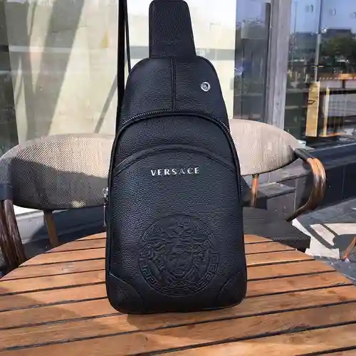 Bolso de pecho para caballero, elaborado en piel vacuna original importada, alta calidad, entrega en
