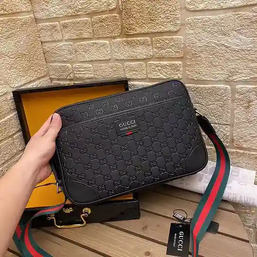 Bolso bandolera para caballero, elaborado en piel vacuna original importada, alta calidad, entrega e