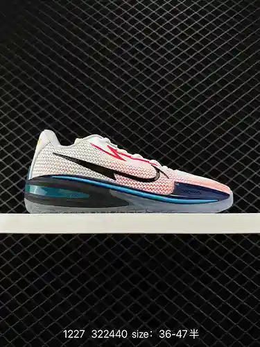 2 Nike Air Zoom GT. Corte Nike Kobe GT, zapatillas de baloncesto prácticas, de caña baja, blancas y 