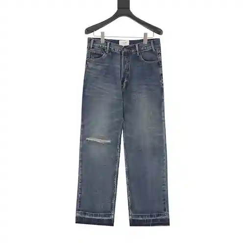 Nuevos pantalones vaqueros con corte de cuchillo CE.