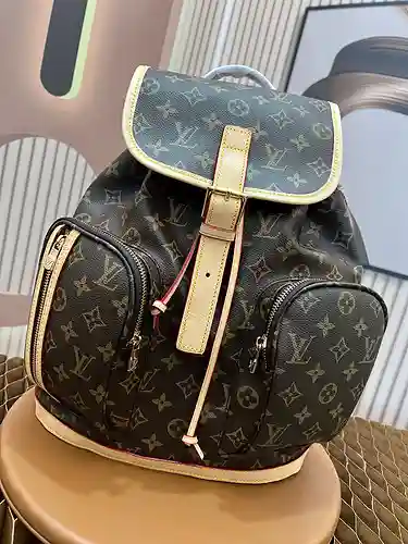 La mochila LL está hecha de piel de vaca original importada, calidad de alta gama, factura de bolsa 