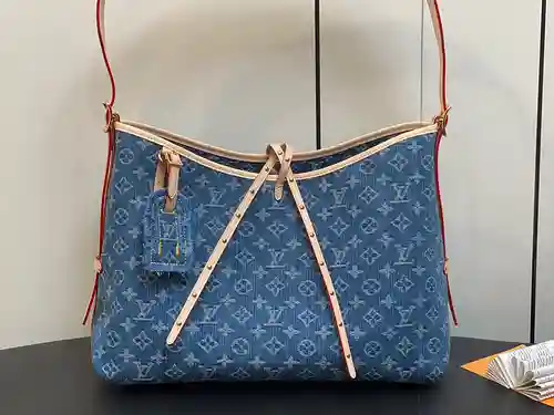 El bolso bandolera de LL está fabricado en cuero original importado de primera calidad. Versión répl
