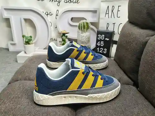 123D/adidas adimatic sneakers "Shark Bun Shoes" se abre una nueva colaboración, uniéndose 