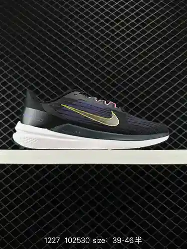 Las zapatillas Nike Air Zoom Winflo 9 están diseñadas con malla mejorada y mayor espuma. Están espec