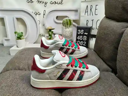 062D ¡Los elementos de la cultura hip-hop de Tokio crean la serie TOKYO ENERGY! Zapatillas deportiva