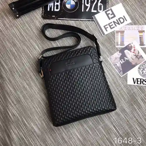 Bolso bandolera para caballero, elaborado en piel vacuna original importada, alta calidad, entrega e