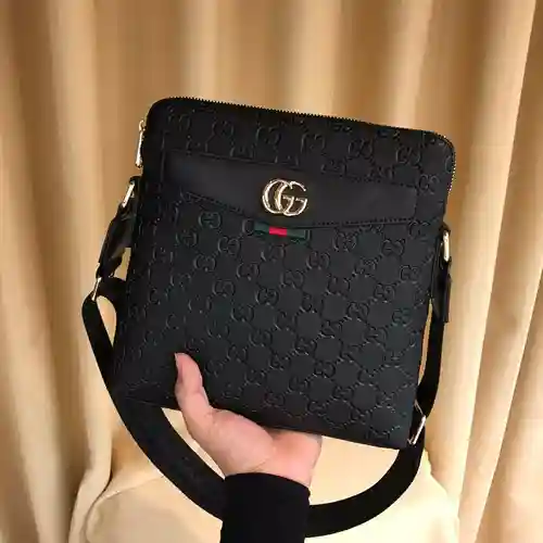 Bolso bandolera para caballero, elaborado en piel vacuna original importada, alta calidad, entrega e