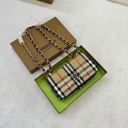 El bolso Ba@Baoliluona está hecho de cuero original importado de primera calidad. Versión réplica de