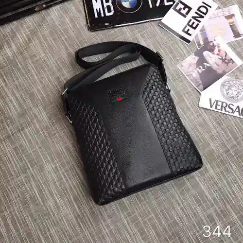 Bolso bandolera para caballero, elaborado en piel vacuna original importada, alta calidad, entrega e