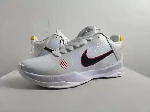 Estándar genuino de quinta generación de Kobe Bryant 1:1 blanco negro rojo 40-46