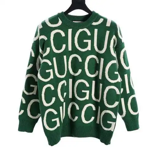 GU*CCI suéter con cuello redondo en jacquard con logo y letras en toda la prenda