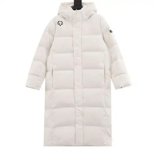 Desc*ente 22FW chaqueta larga de plumas con capucha
