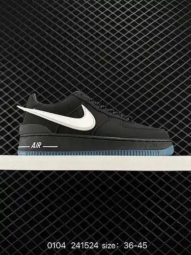2 zapatillas deportivas informales, versátiles y de caña baja Nike Air Force '7 Air Force 1. La comb