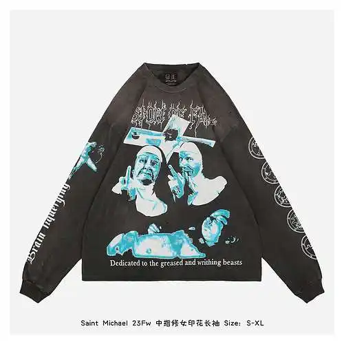 Saint*Michael 23Fw manga larga con estampado de monja y dedo medio