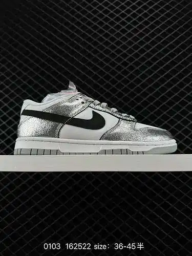 La serie de zapatillas Nike SB Zoom Dunk Low son zapatillas deportivas informales clásicas y versáti