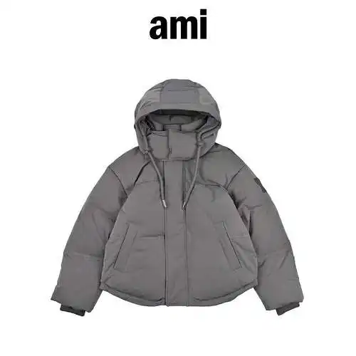 Ami 23Fw chaqueta corta de plumas love silueta